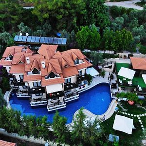 Alya Hotel Goecek